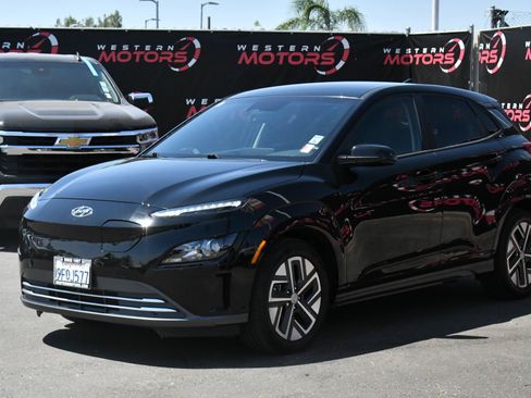 Used 2023 Hyundai Kona SE w/ Cargo Package FWD image 3