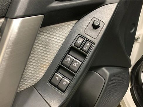 Used 2018 Subaru Forester 2.5i Premium w/ All-Weather Package image 25