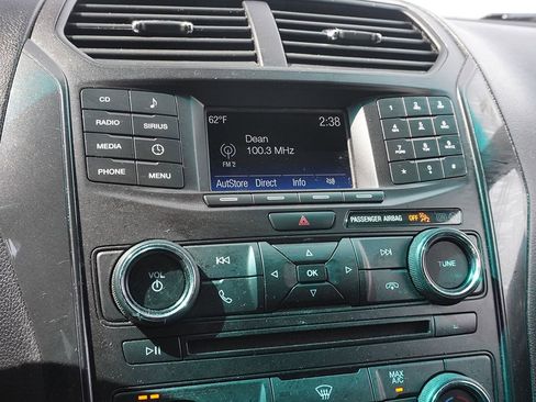 Used 2016 Ford Explorer XLT AWD/4WD image 42