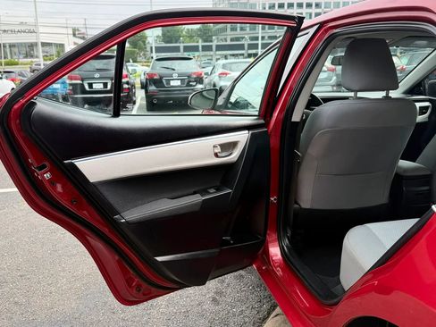 Used 2015 Toyota Corolla LE FWD image 24