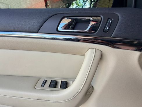 Used 2012 Lincoln MKS FWD image 16