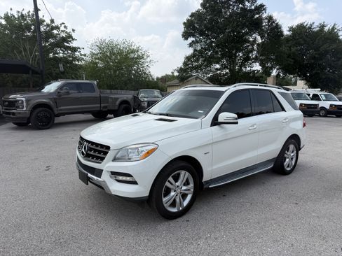 Used 2012 Mercedes-Benz ML 350 BlueTEC 4MATIC image 2
