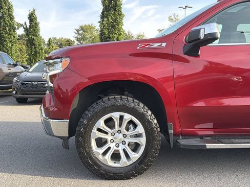 Used 2023 Chevrolet Silverado 1500 LTZ w/ LTZ Premium Package AWD/4WD image 9
