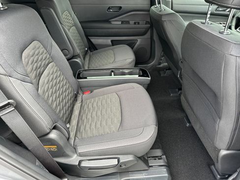 New 2025 Nissan Pathfinder SV w/ SV Premium Package image 16