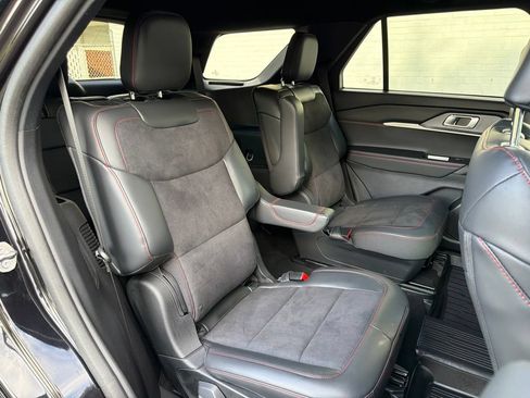 Used 2025 Ford Explorer ST AWD/4WD image 11
