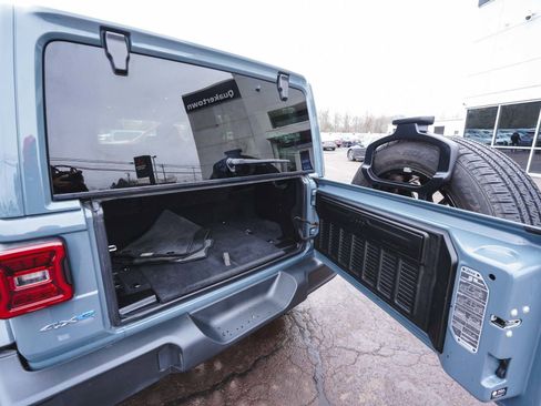 Used 2024 Jeep Wrangler Unlimited Sahara image 43