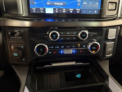 Used 2023 Ford F250 Lariat w/ Sport Appearance Package AWD/4WD image 16