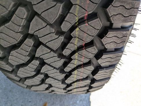 Used 2018 Jeep Wrangler Sahara w/ Connectivity Group image 11