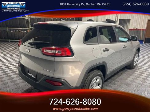 Used 2016 Jeep Cherokee Sport image 5