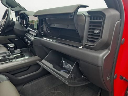 Used 2022 Chevrolet Silverado 1500 ZR2 w/ Technology Package AWD/4WD image 18