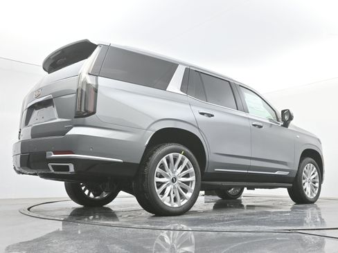 New 2026 Cadillac Escalade 4WD w/ LPO, Floor Liner Package image 19