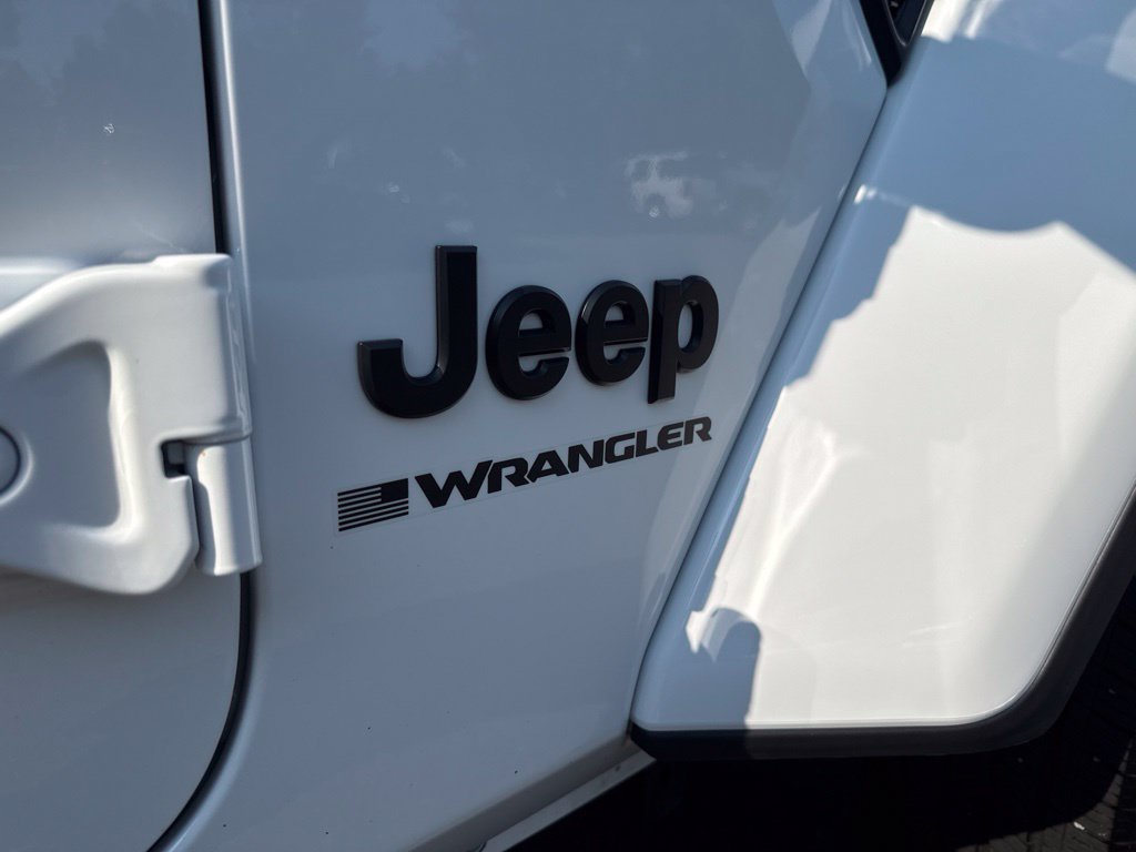 Used 2026 Jeep Wrangler Unlimited Sahara AWD/4WD image 10