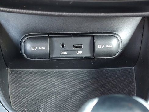 Used 2014 Kia Soul + image 19