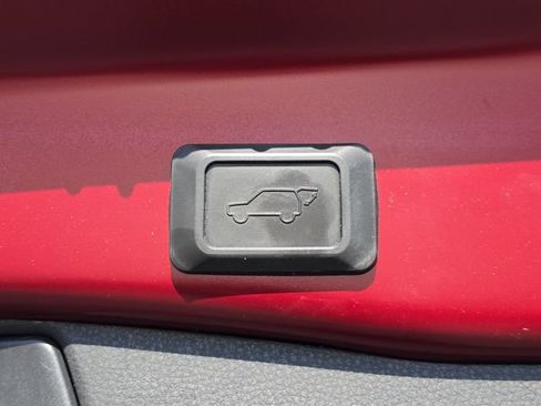 Used 2021 Toyota RAV4 XLE Premium FWD image 21