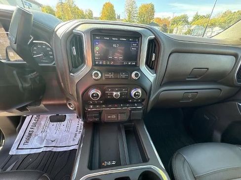 Used 2023 GMC Sierra 3500 Denali w/ Denali Ultimate Package image 11