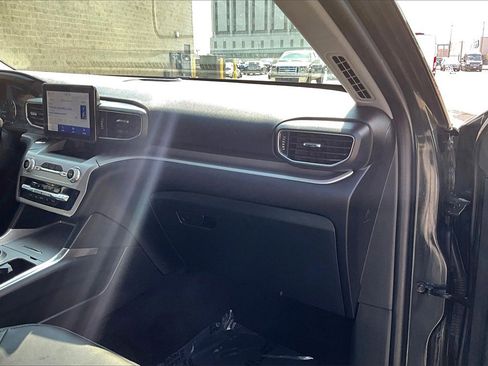 Certified 2022 Ford Explorer XLT w/ Equipment Group 202A image 15