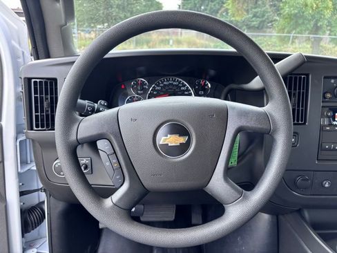 New 2025 Chevrolet Express 3500 Work Van w/ Driver Convenience Package image 26