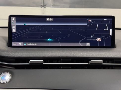 Used 2025 Genesis Electrified GV70 Advanced image 32