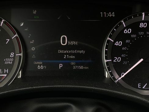 Used 2025 Toyota Highlander LE FWD image 40