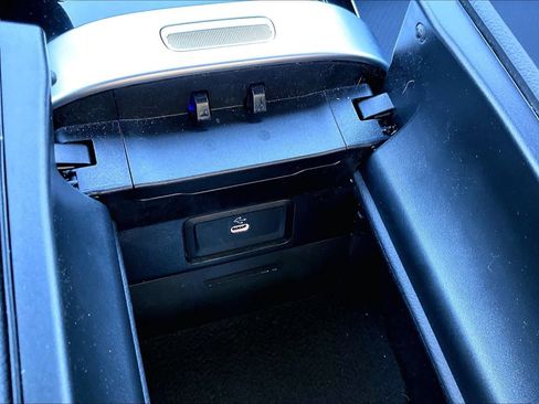 Used 2025 Mercedes-Benz C 300 Sedan image 36