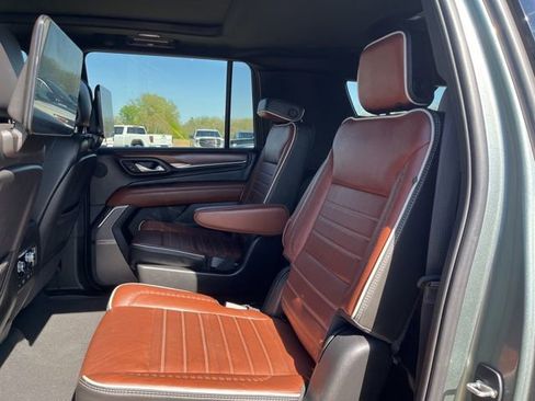 Used 2024 GMC Yukon XL Denali Ultimate AWD/4WD image 29