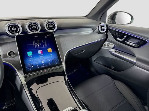 Used 2026 Mercedes-Benz GLC 300 4MATIC image 25