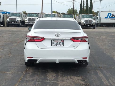 Used 2021 Toyota Camry SE image 7
