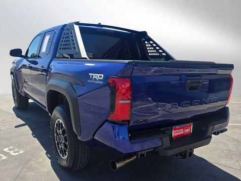 Used 2025 Toyota Tacoma TRD Off-Road AWD/4WD image 5