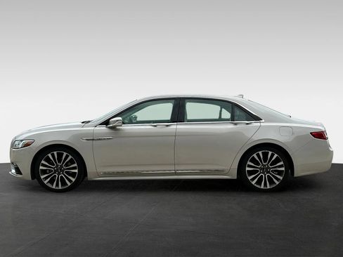 Used 2019 Lincoln Continental Select w/ Continental Climate Package FWD image 4