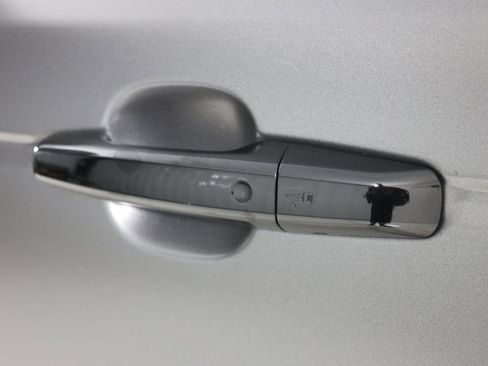 Used 2018 Land Rover Range Rover Sport SVR image 22