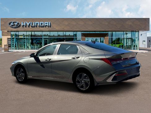 New 2026 Hyundai Elantra SEL Sport FWD image 4