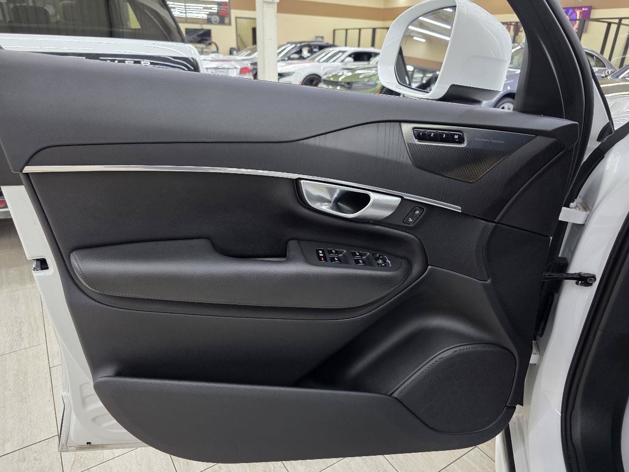 Used 2020 Volvo XC90 T6 Momentum AWD/4WD image 41