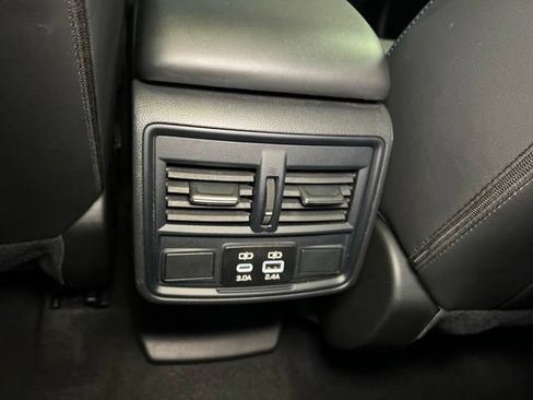 Used 2025 Subaru Forester Premium AWD/4WD image 52