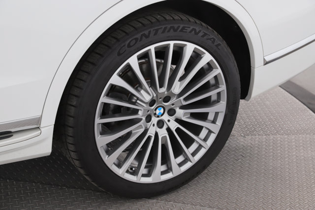Used 2019 BMW X7 xDrive40i w/ Cold Weather Package AWD/4WD image 16