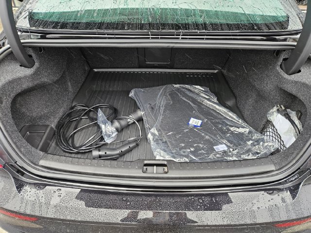 Used 2024 Volvo S60 T8 Ultimate w/ Climate Package AWD/4WD image 10