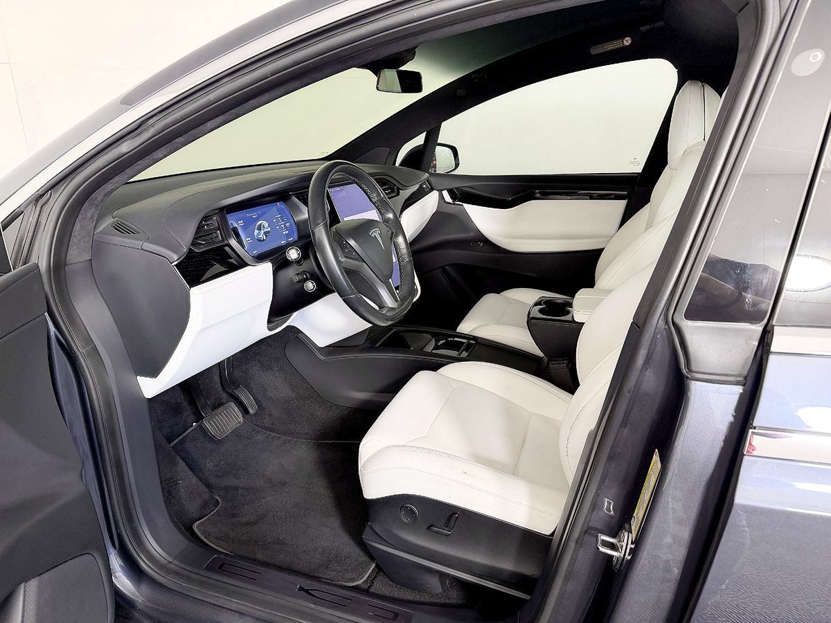 Used 2018 Tesla Model X 75D AWD/4WD image 31