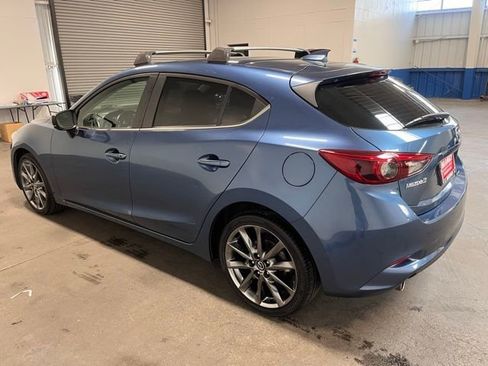 Used 2018 MAZDA MAZDA3 Grand Touring image 5