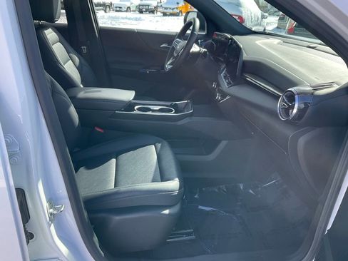 Used 2025 Chevrolet Equinox LT w/ Convenience Package II image 22