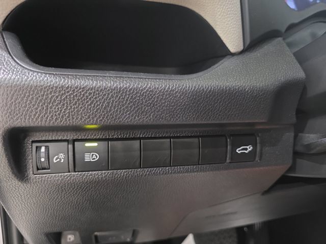 Used 2025 Toyota RAV4 XLE w/ Convenience Package AWD/4WD image 32