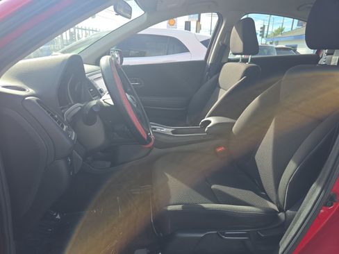 Used 2017 Honda HR-V LX image 7