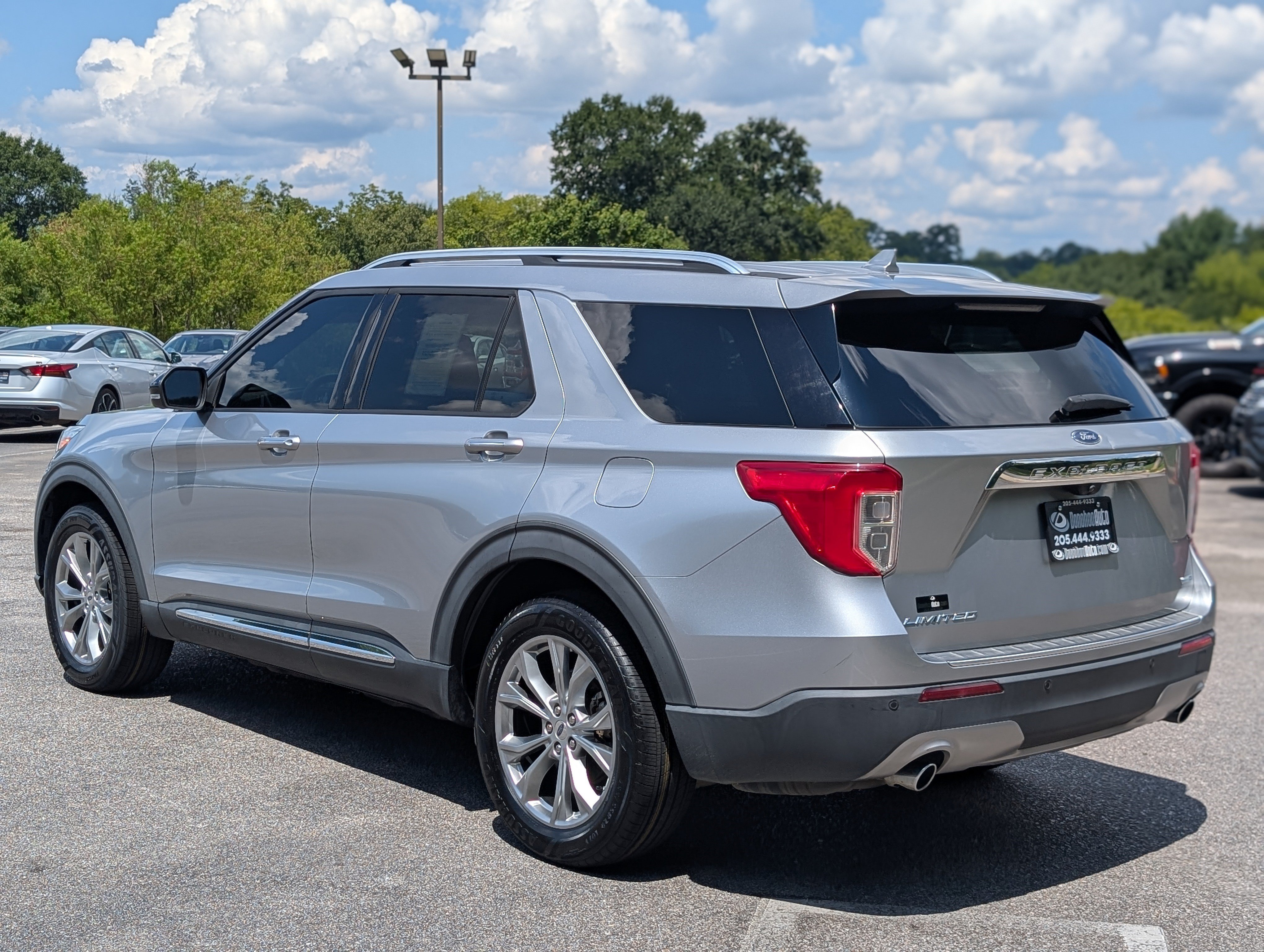 Used 2020 Ford Explorer Limited AWD/4WD image 7