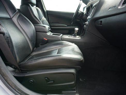Used 2020 Dodge Charger SXT w/ Leather Interior Group RWD image 32