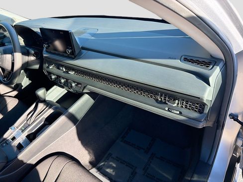 Certified 2024 Honda Accord EX image 31