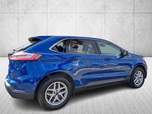 Used 2023 Ford Edge SEL image 5