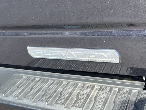 Used 2022 GMC Sierra 1500 Elevation w/ X31 Off-Road Package AWD/4WD image 9