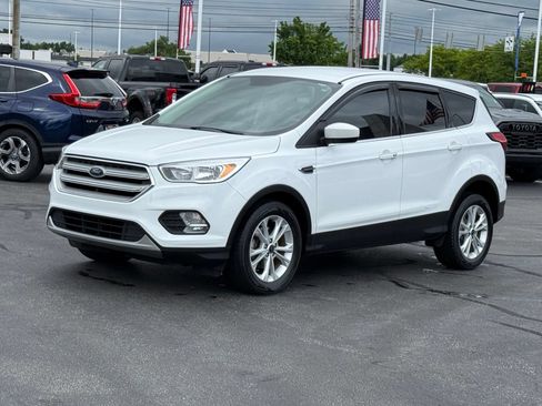 Used 2019 Ford Escape SE FWD image 8