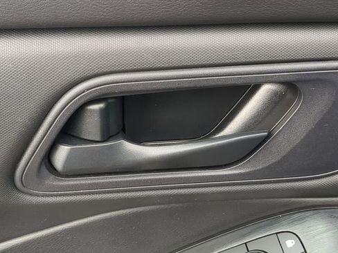 Used 2024 Nissan Rogue S image 20