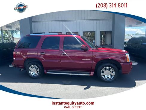Used 2005 Cadillac Escalade AWD image 1