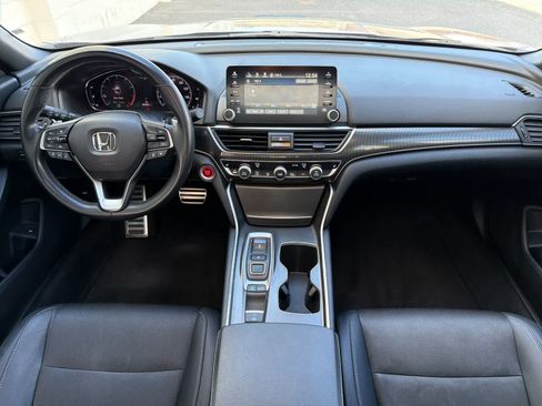 Used 2019 Honda Accord Sport image 3