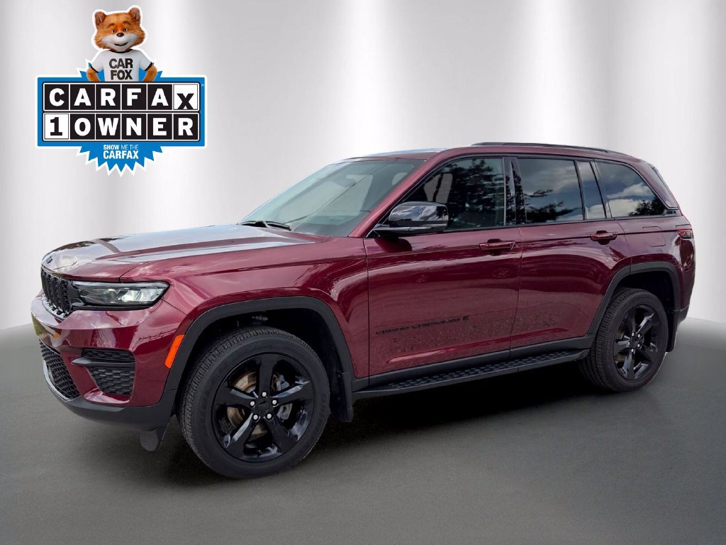 Used 2024 Jeep Grand Cherokee Altitude RWD image 2